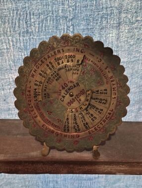 Vintage Perpetual Desk Calendar - Green and Gold